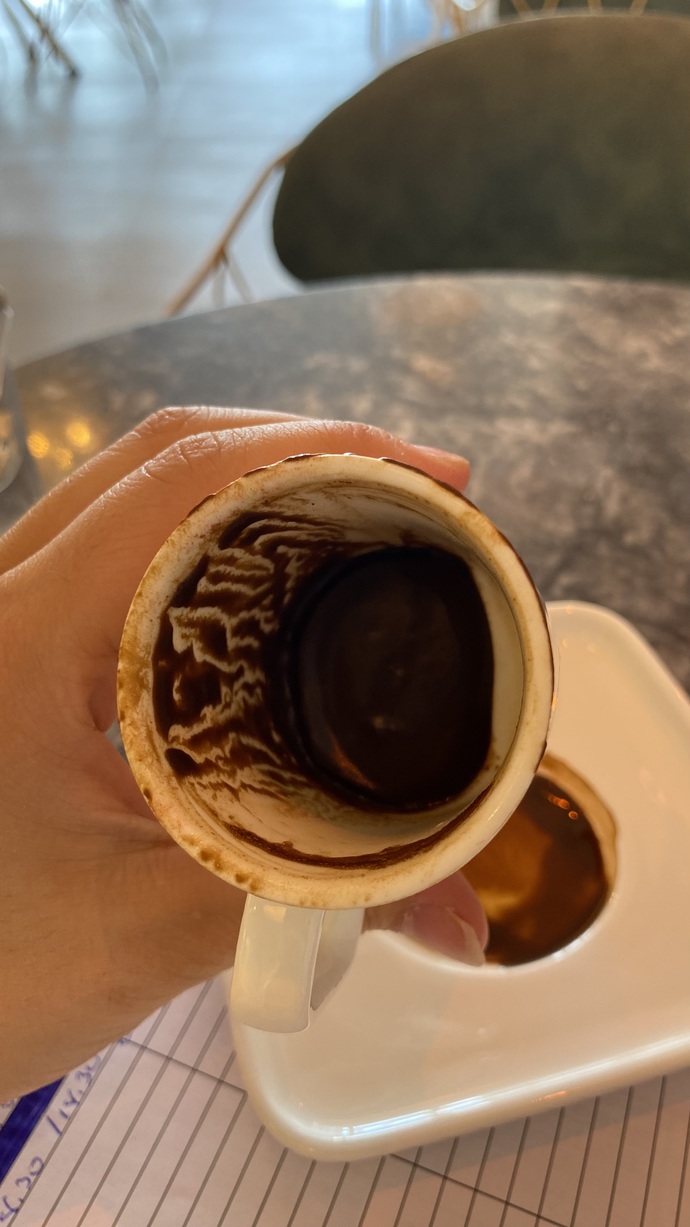 Kahve falını bilen yorumlayabilir mi? ama ciddi bilenler?