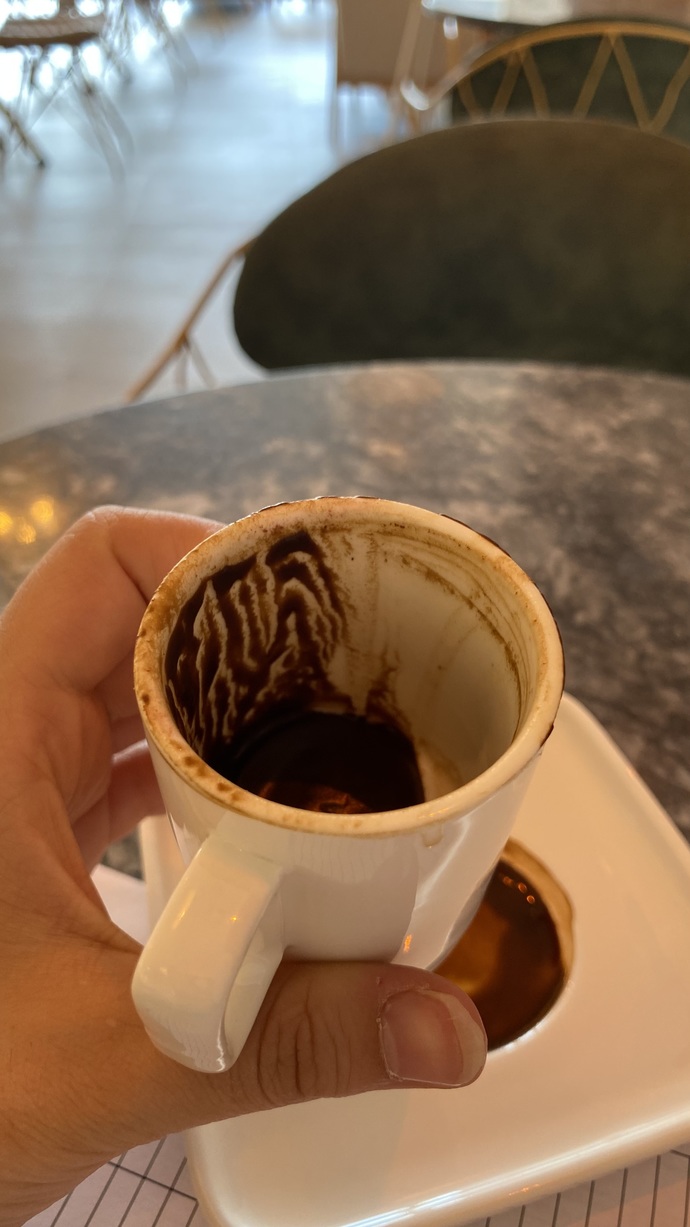 Kahve falını bilen yorumlayabilir mi? ama ciddi bilenler?