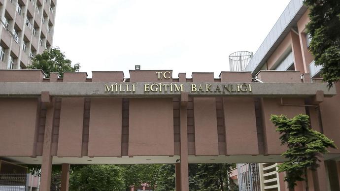 MEB, yaz tatili süresinin 20 gün kısalacağını iddialarını yalandı. Uzun tatiller öğrenci ve öğretmenlerin performansını nasıl etkiliyor?