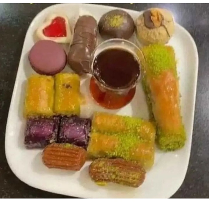 Çok şükür çaya şeker atmıyorum baklava bandırsam sizce diyetim bozulur mu🤗🤗🤗🤗?