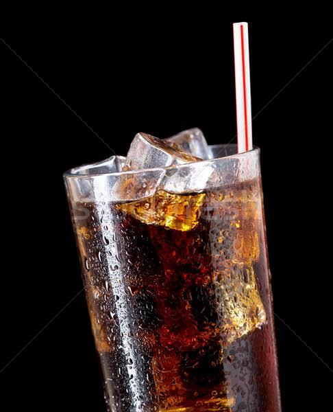 Her yemeğin yanında günde 1.5 litre kola içiyorum, bunun önüne nasıl geçerim?