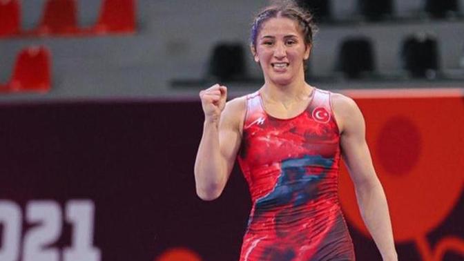 Milli güreşçi Zeynep Yetgil, çeyrek finalde! Olimpiyat oyunlarını izliyor musunuz?