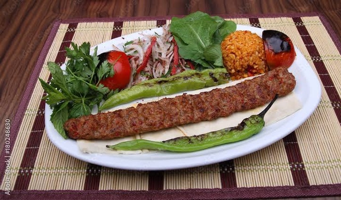 Kebabın yanında pilav yenir mi?