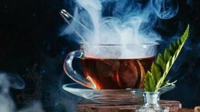 Bu saatte bile içecek kadar çay sevenler?