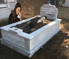 Devamlı kız ekleyen erkeklerin mezar taşına ne yazılmalı?