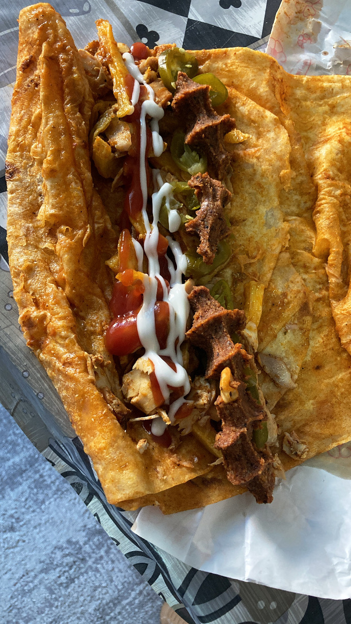 Hatay usulü tavuk döner dürüme çiğ köfte konur mu 🤔?