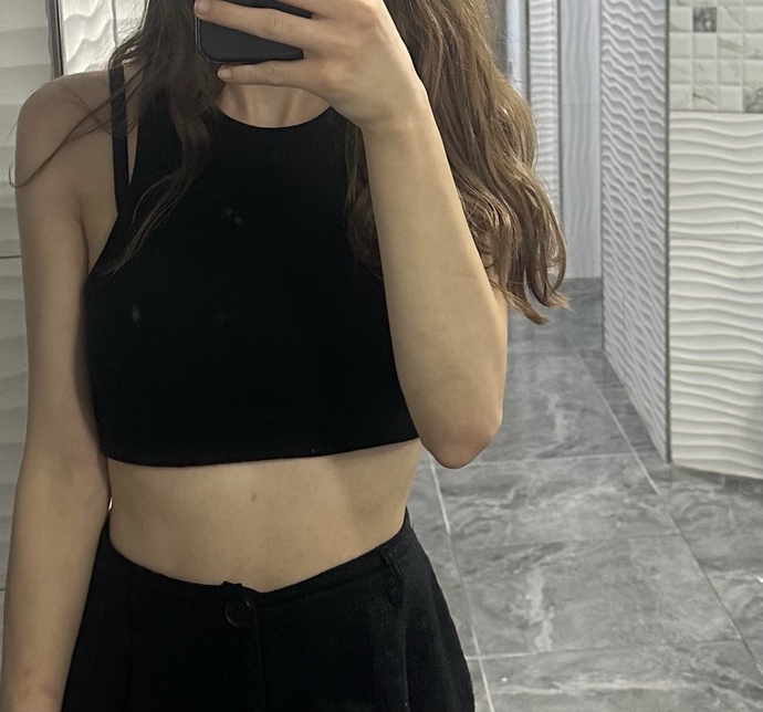 Göbeği açık giyiniyorum ama göbek deliğimi göstermiyorum böyle kötü mü?