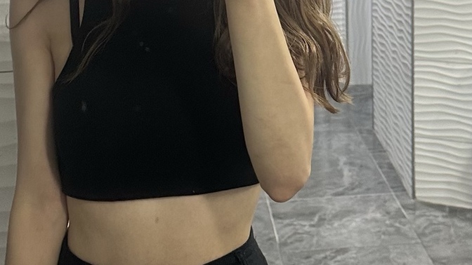 Göbeği açık giyiniyorum ama göbek deliğimi göstermiyorum böyle kötü mü?