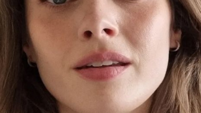 Bu yüz yapısı feminen mi yoksa maskülen mi?