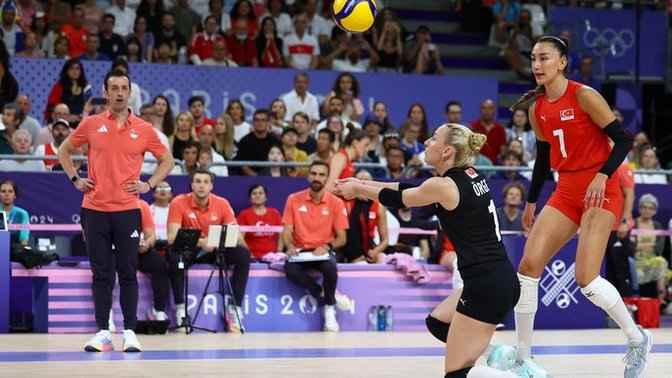 Filenin Sultanları, İtalya'ya kaybetti! Milliler, bronz madalya maçına çıkacak. Teselli mesajınız var mı?