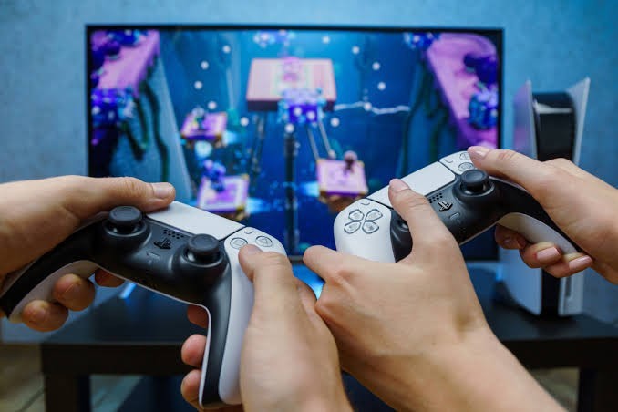Bilgisayar mı yoksa Playstation mı daha zevkli sizce?