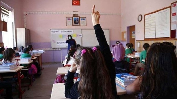 Çocuğunuza okulda din dersi aldırır mısınız?