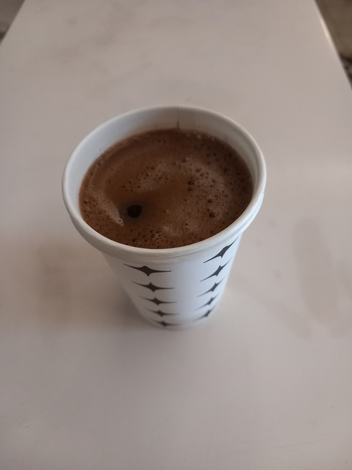 Türk kahvesi karton bardakta içilmez mi?
