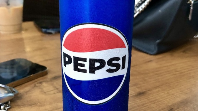 Kola mı, pepsi mi?