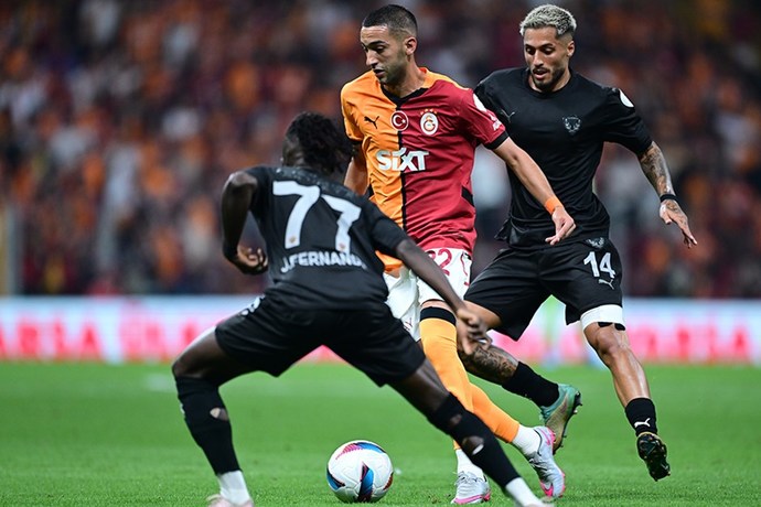 Galatasaray, Hataysporu 2-1 mağlup ederek lige galibiyetle başladı! Maçı nasıl buldunuz?