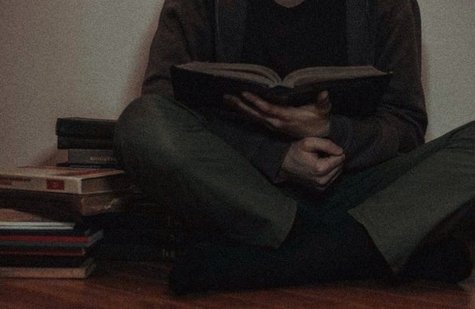 Birinin hep orada oluşu, zamanla size sıradan gelir mi?