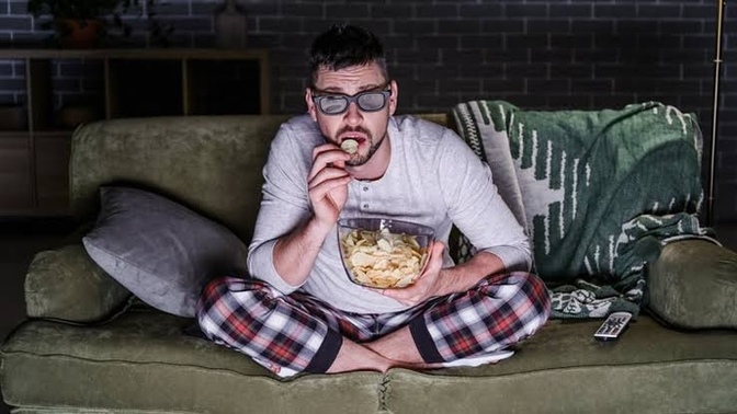Binge-watch yaptığınız film ya da dizileri yoruma bırakır mısınız?