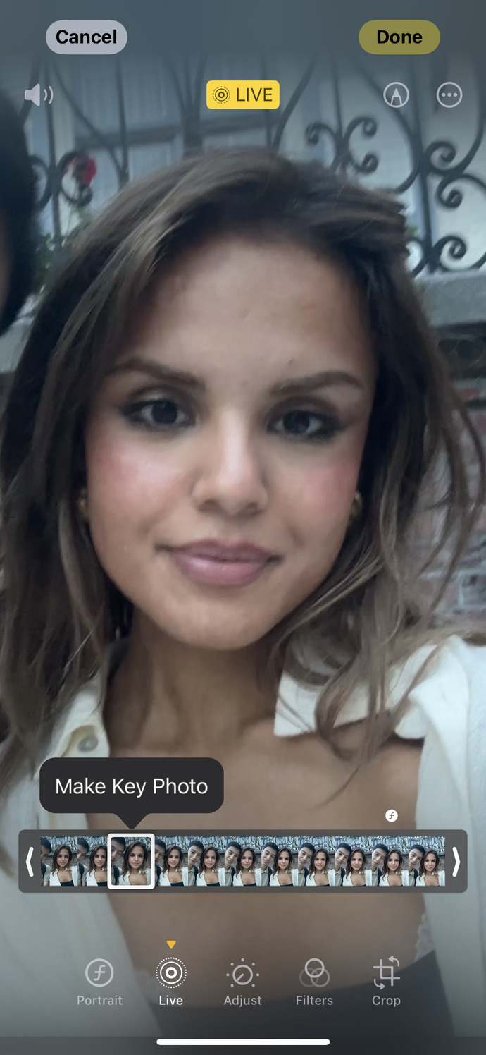 Hangi fotoda daha genç duruyorum?