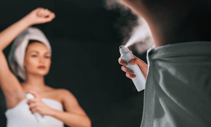 Sprey deodorantları ne kadar uzaklıktan sıkmak gerek?