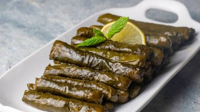 Etli yaprak sarma mı, zeytinyağlı mı?