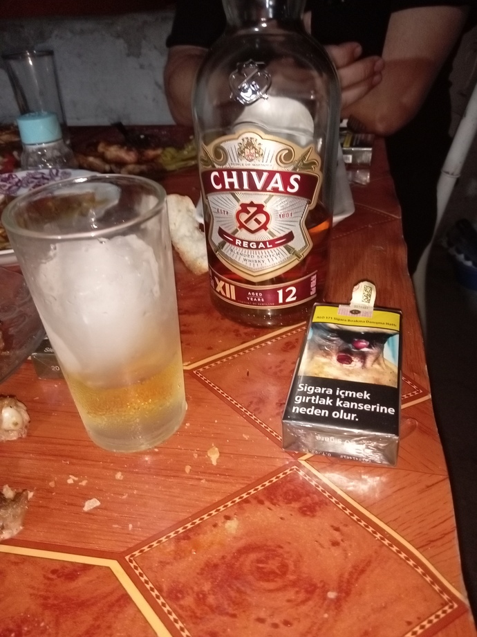 Şişenin dibini kimler görüyor bu gece?