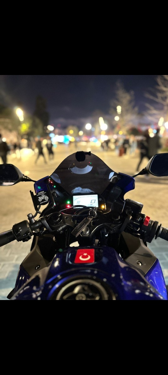 Motora düşen kız var mı?