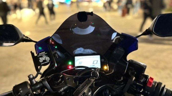 Motora düşen kız var mı?