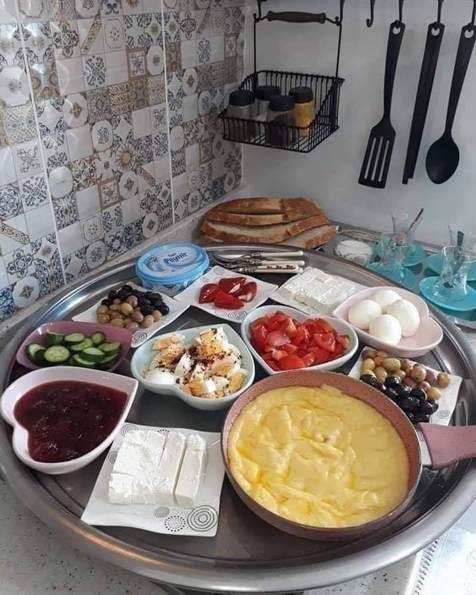 Pazartesi günleri saat kaçta kahvaltı yapmayı seviyorsunuz?