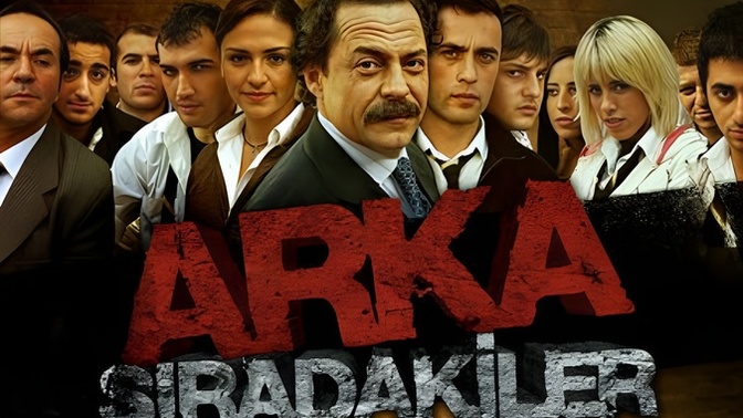 Pis Yedili mi, Arka Sıradakiler mi?