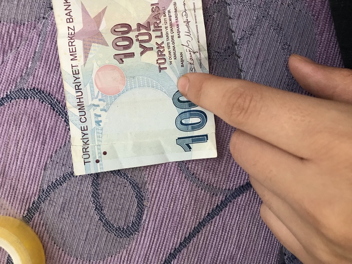 100 tl yırtılmıstı bantladım marketler veta atm kabul eder mi?