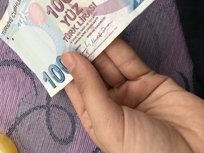 100 tl yırtılmıstı bantladım marketler veta atm kabul eder mi?