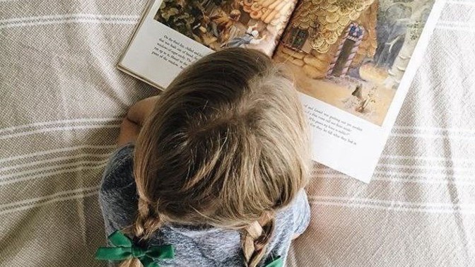 Kitap okumayan ama çocuğunun kitap okumayı sevmesi için direten ebeveynler konusuna parmak bassak ne söylemek isterdiniz?