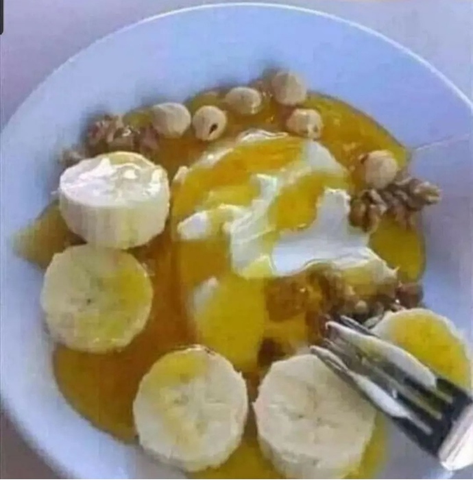 Neyseeee hafif tatlımı yiyerek siteye giriş yapmış bulunmaktayım🤭🤭 napiyorsunuz anlatın bakalım 🤭🤭🤭?