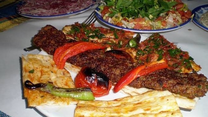 Aranızda Adana Kebap sevmeyen var mı?