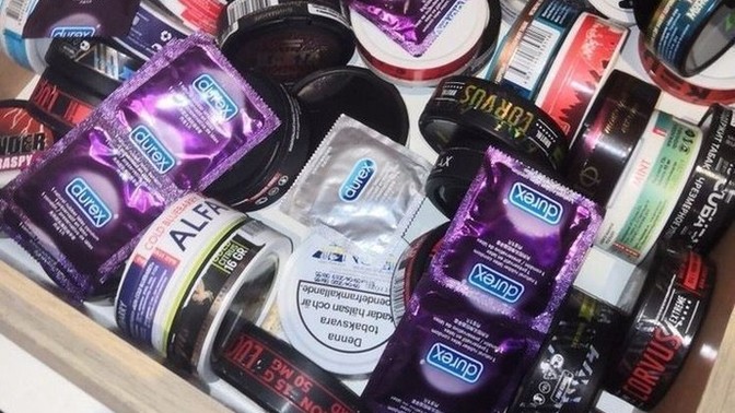 Çekmecesinde prezervatif bulunduran birinden olur mu?