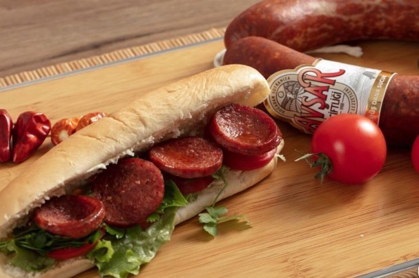 Köfte ekmek ya da  Sucuk Ekmek?
