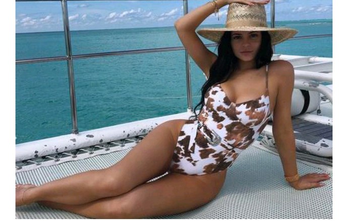 Yaz plajı için hangi sahil kıyafetini tercih etmeliyim?