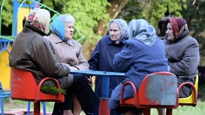 Ne konuşuyorlar acaba?