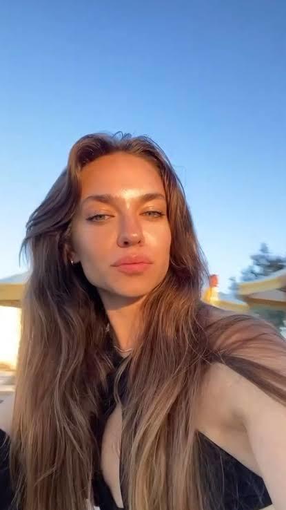 Yerli Adriana Limayı buldum. Bu kız niye bu kadar güzel, su gibi 😂?