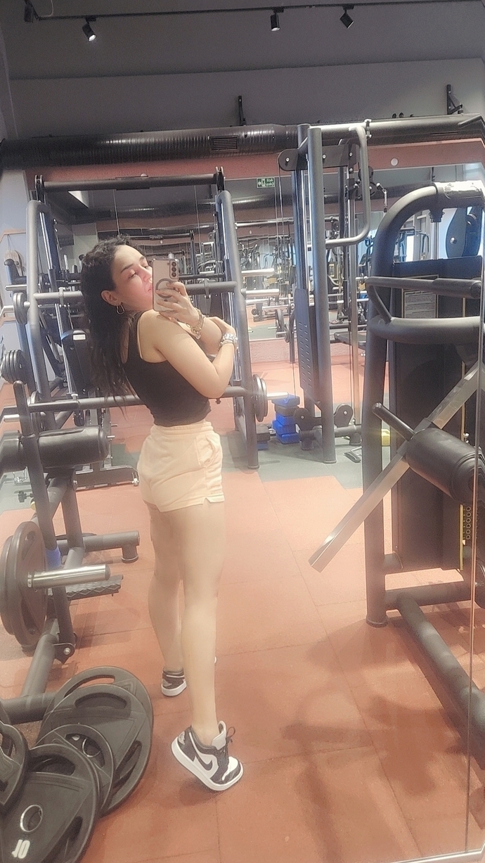Nasılım sizce 💪🏼💪🏼💪🏼🥰🤣🤣?