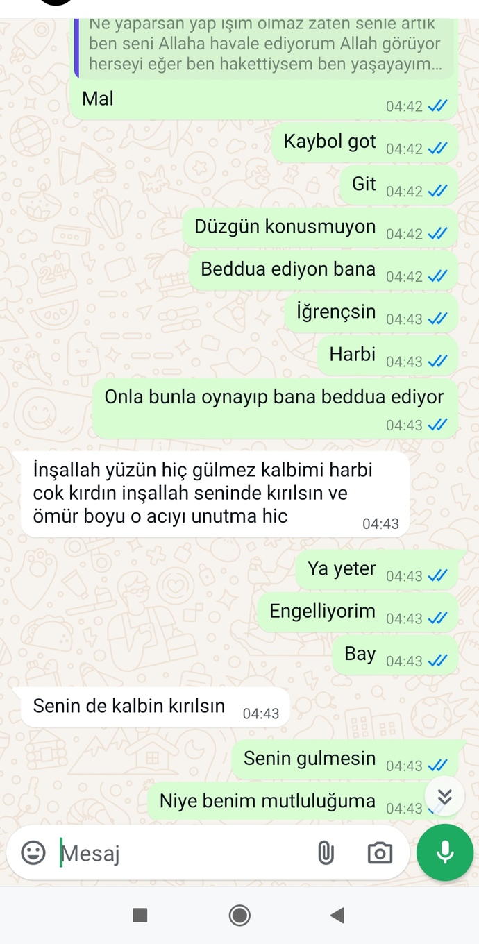 Bu ml beddua edip duruyor?