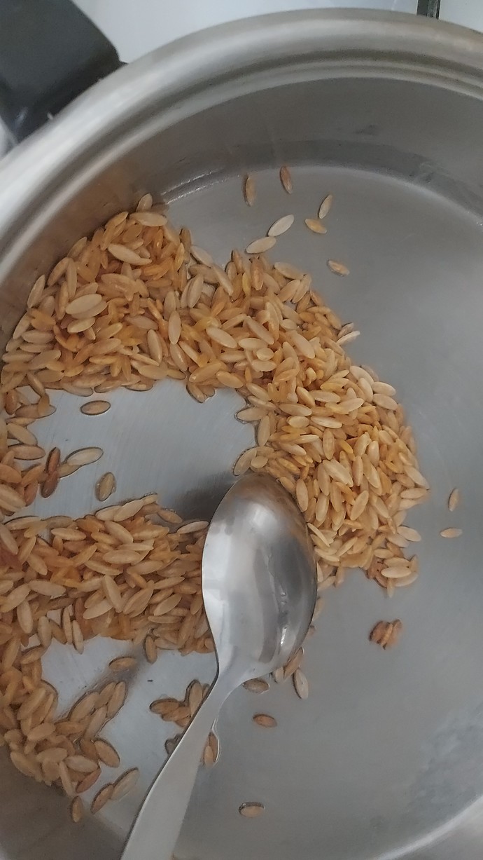 Bu şehriyeler neden eşit pişmiyor?