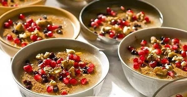 Aşure sevdiğiniz bir tatlı mı?