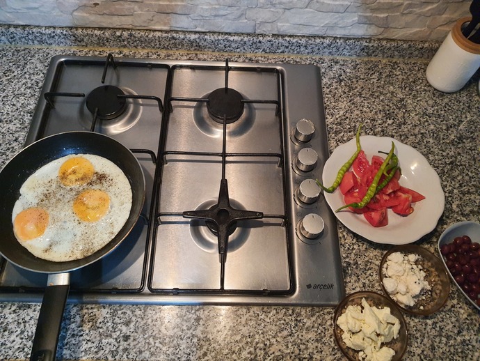 Akşam yemeğinde kahvaltılık severmisiniz?
