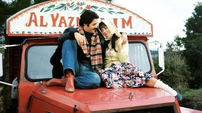 İzlemekten asla bıkmayacağınız Yeşilçam filmi hangisidir?
