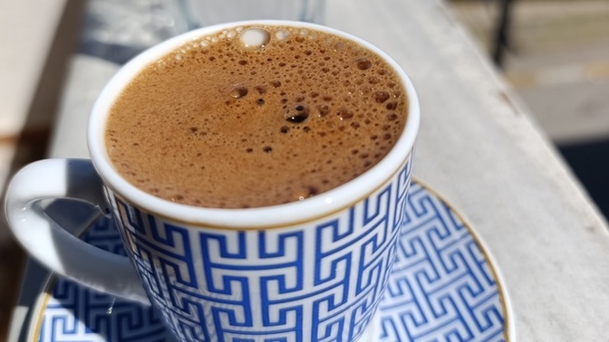 Her cuma sabah hayırlı cumalar mesajları gönderen tarikat üyeleri yüzünden erkenden uyandım. Sizi kim neden uyandırdı?