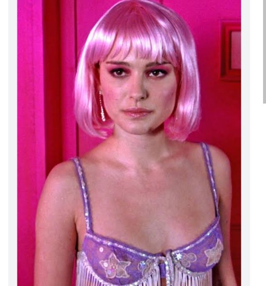 Natalie Portman beni taklit ediyor dava açsam kazanır mıyım?