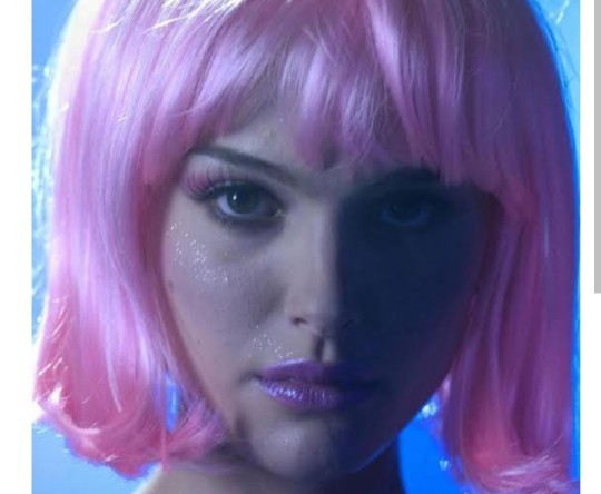 Natalie Portman beni taklit ediyor dava açsam kazanır mıyım?