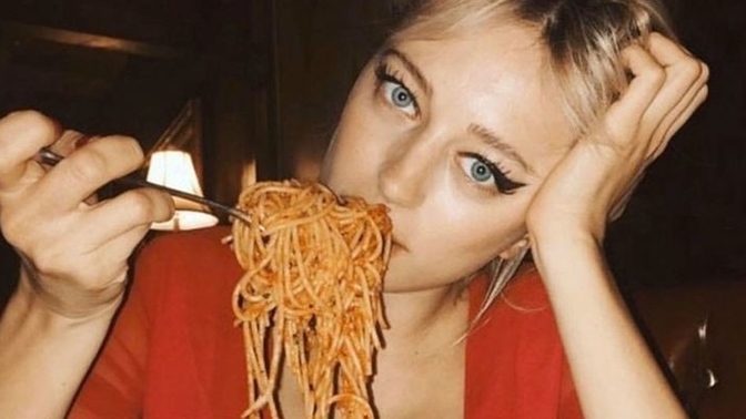 Spagettiyi bütün olarak mı yoksa ikiye bölerek mi pişiriyorsunuz?