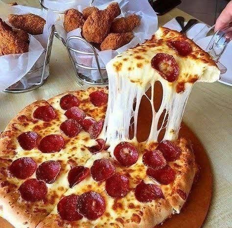 Pizzaya ketçap-mayonez sıkar mısınız?